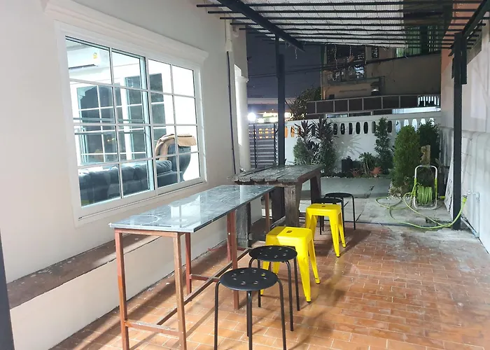 3 Bedroom Cozy Skytrain View Bkk *