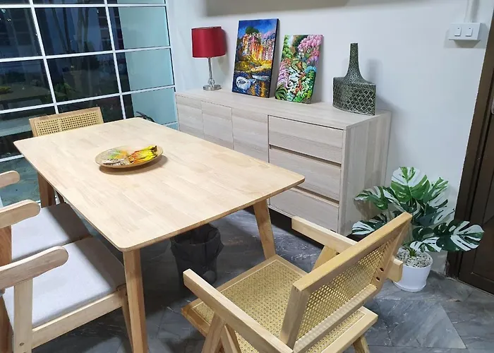 Holiday park 3 Bedroom Cozy Skytrain View Bkk *