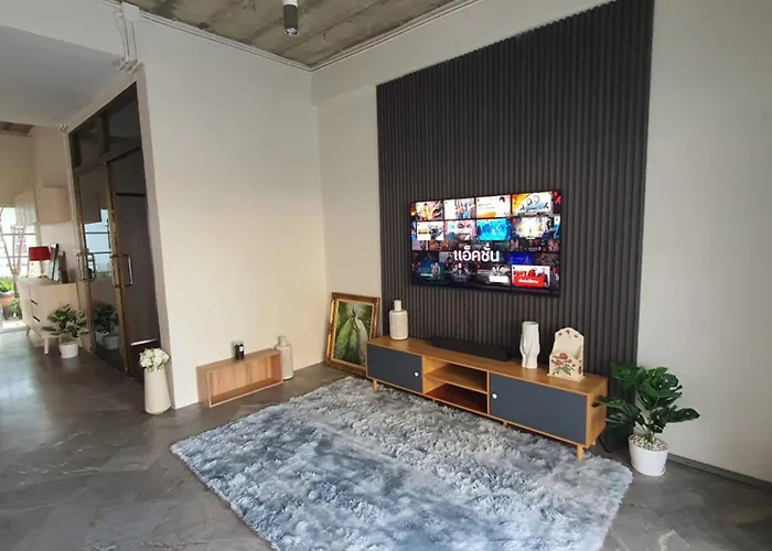 3 Bedroom Cozy Skytrain View Bkk Holiday park *