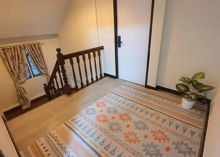 Holiday park 3 Bedroom Cozy Skytrain View Bkk *