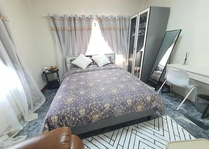 3 Bedroom Cozy Skytrain View Bkk Bangkok