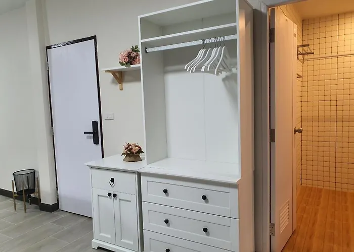 3 Bedroom Cozy Skytrain View Bkk Holiday park