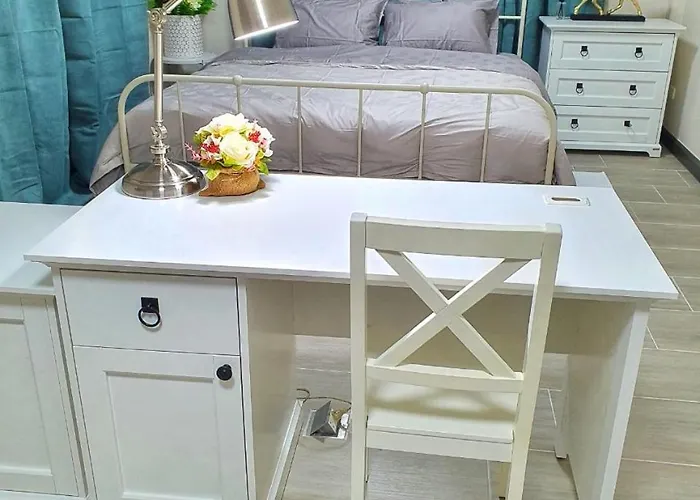 3 Bedroom Cozy Skytrain View Bkk Bangkok
