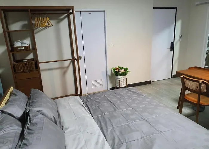 3 Bedroom Cozy Skytrain View Bkk Holiday park *