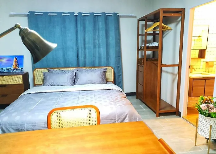 3 Bedroom Cozy Skytrain View Bkk Holiday park *