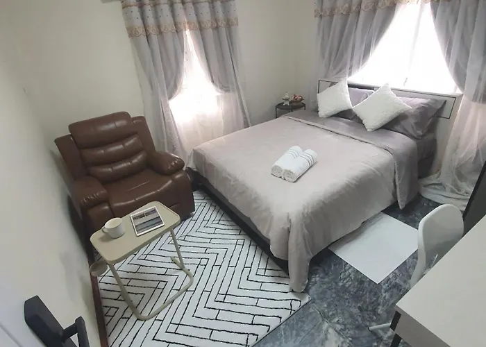 3 Bedroom Cozy Skytrain View Bkk *