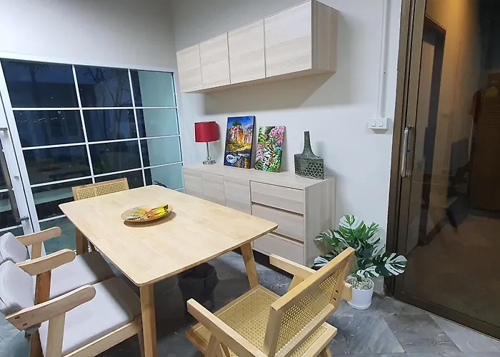 3 Bedroom Cozy Skytrain View Bkk *