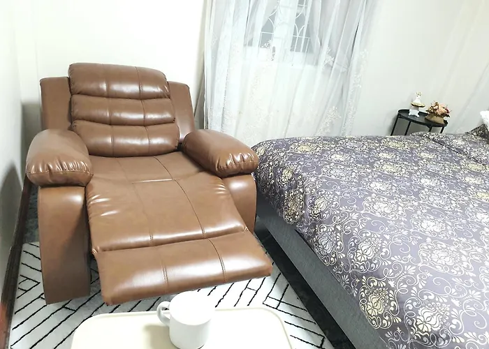 3 Bedroom Cozy Skytrain View Bkk Holiday park *